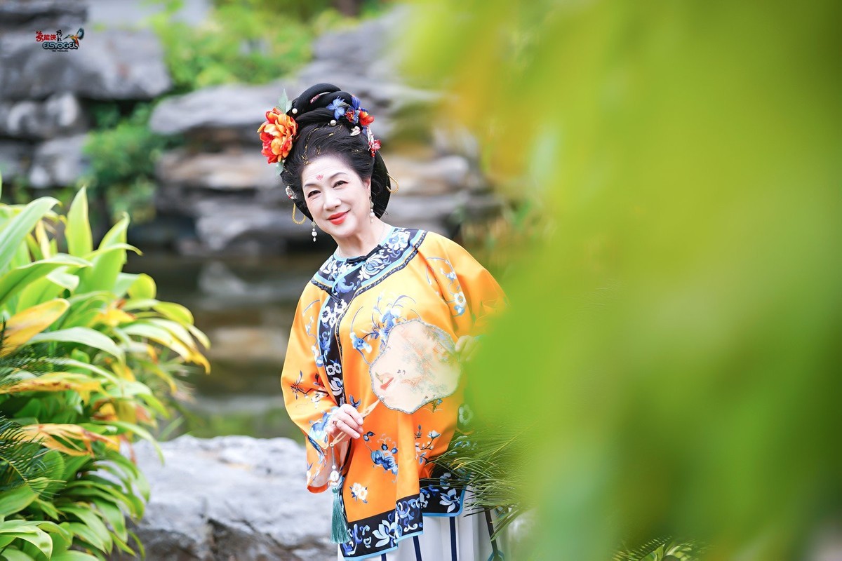 【后花园清汉美女】---丽英