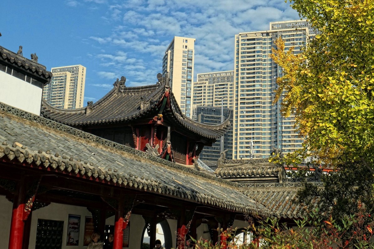 归元寺风光与银杏一