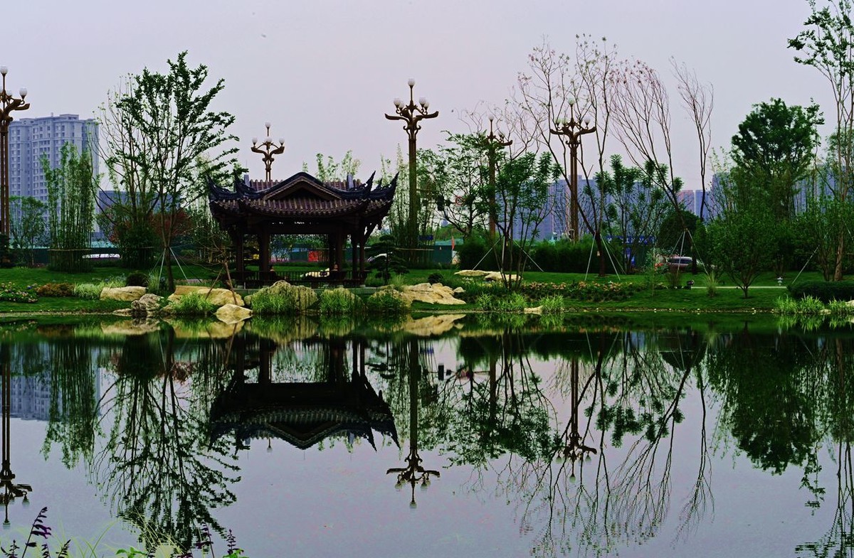 [ 成 都 易 园 ] { 44 }