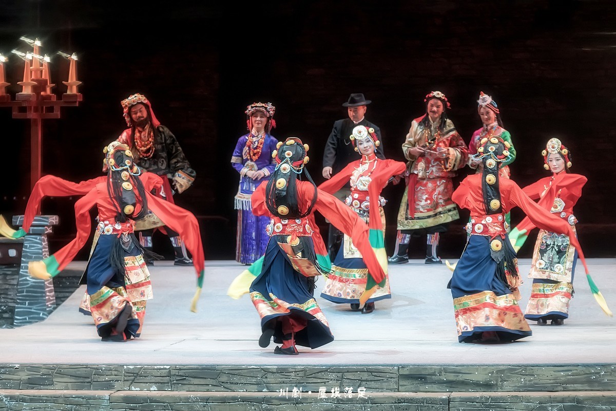 舞台摄影：川剧《尘埃落定》的藏族舞蹈