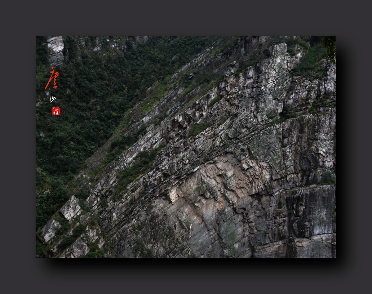 望庐山险峰（19图片）！