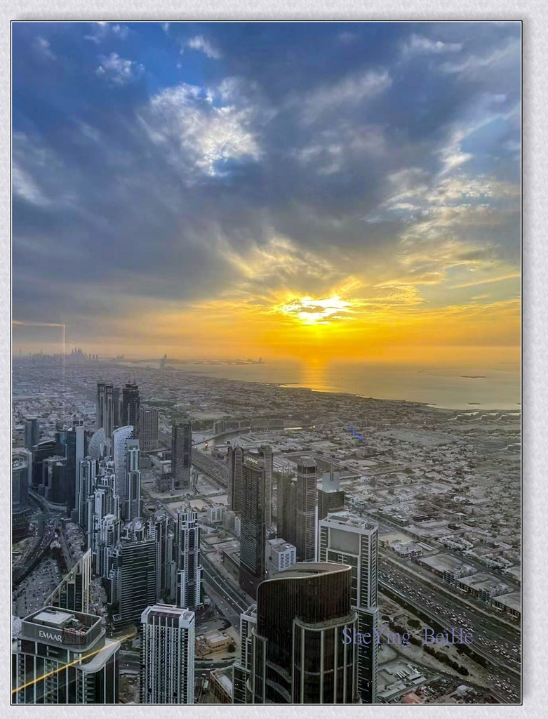 在哈利法塔上看到的-阿联酋之旅