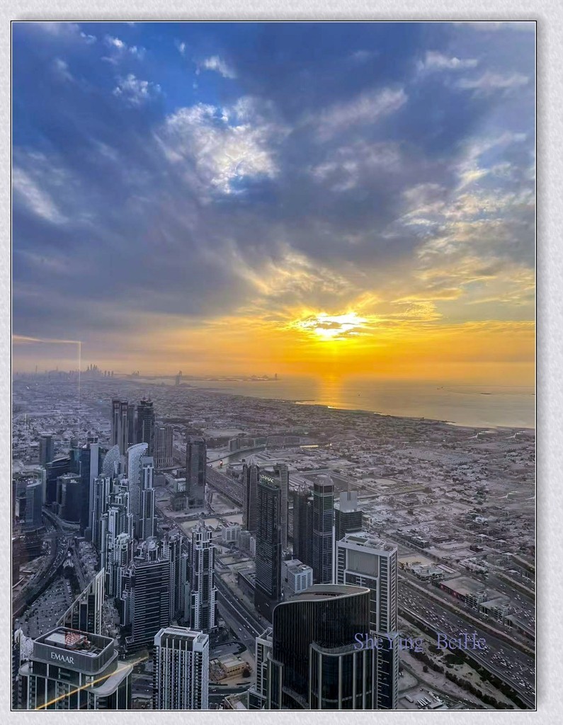 在哈利法塔上看到的-阿联酋之旅