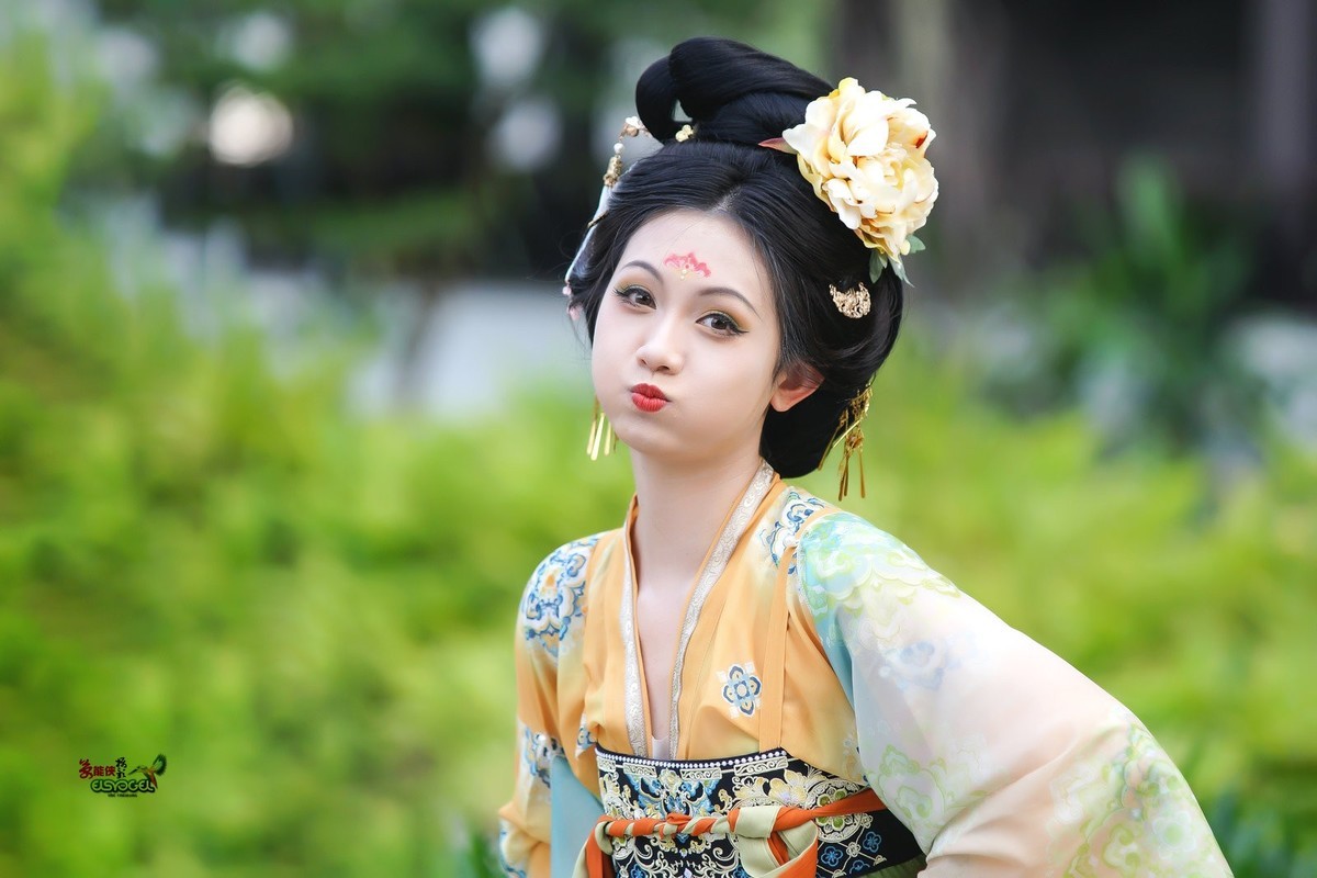 【可爱唐风少女】---小覔