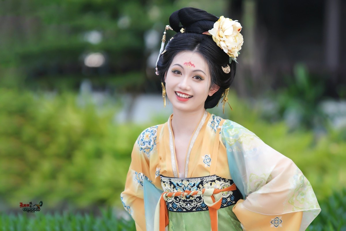 【可爱唐风少女】---小覔