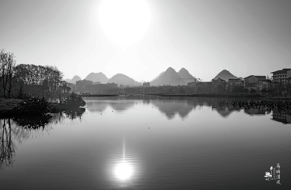 南明故都，香涛故里；加油之城。山水画卷，水墨安龙。