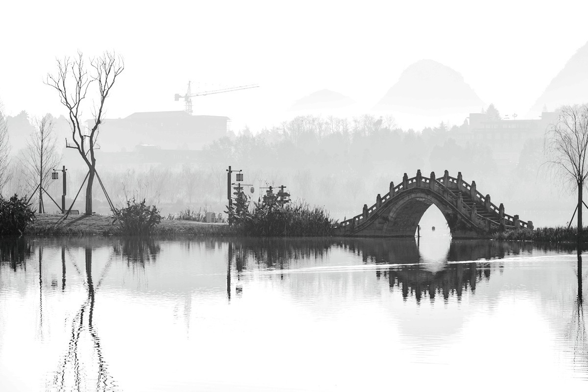 南明故都，香涛故里；加油之城。山水画卷，水墨安龙。