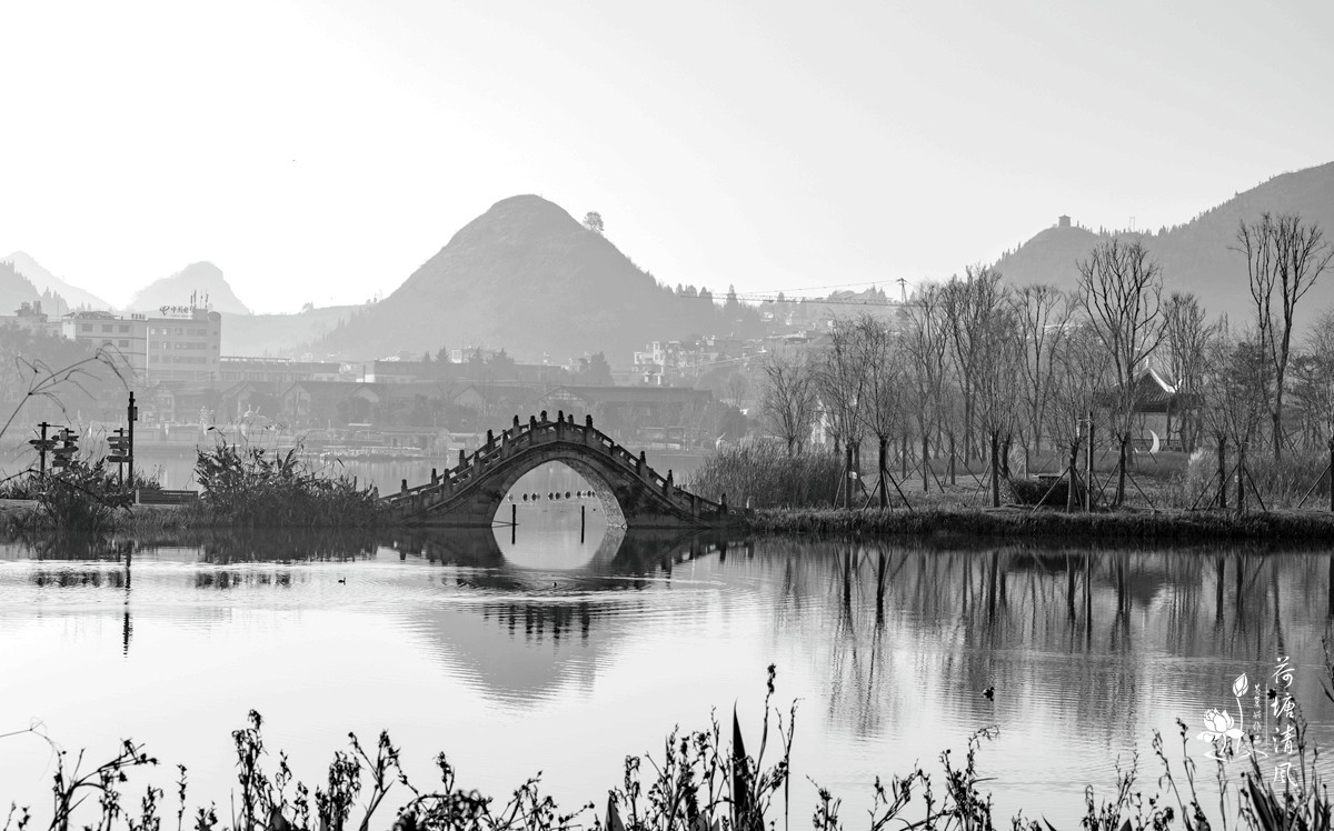 南明故都，香涛故里；加油之城。山水画卷，水墨安龙。