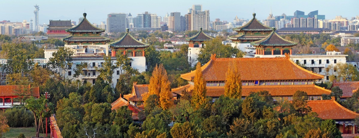 在景山顶鸟瞰京城秋景