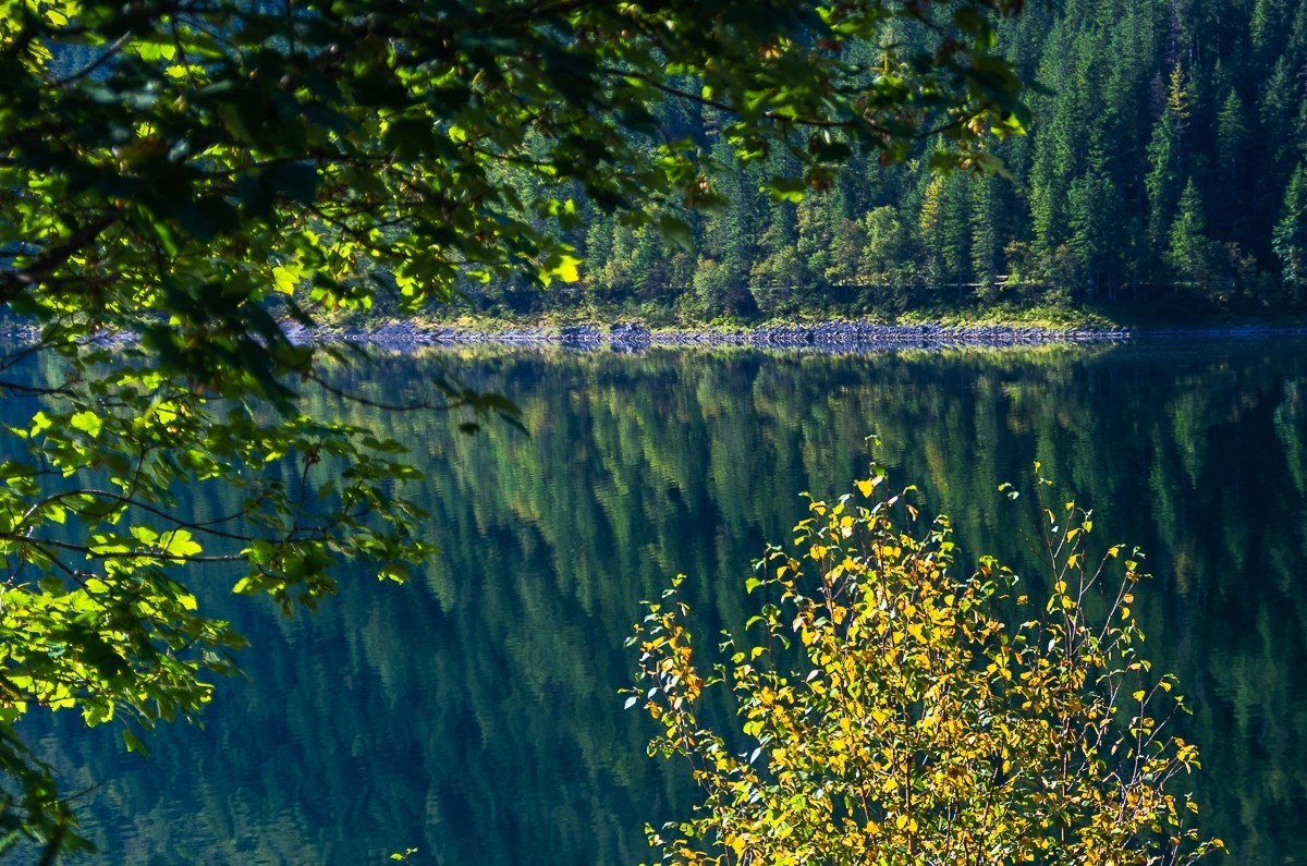 奥地利戈绍湖晨光