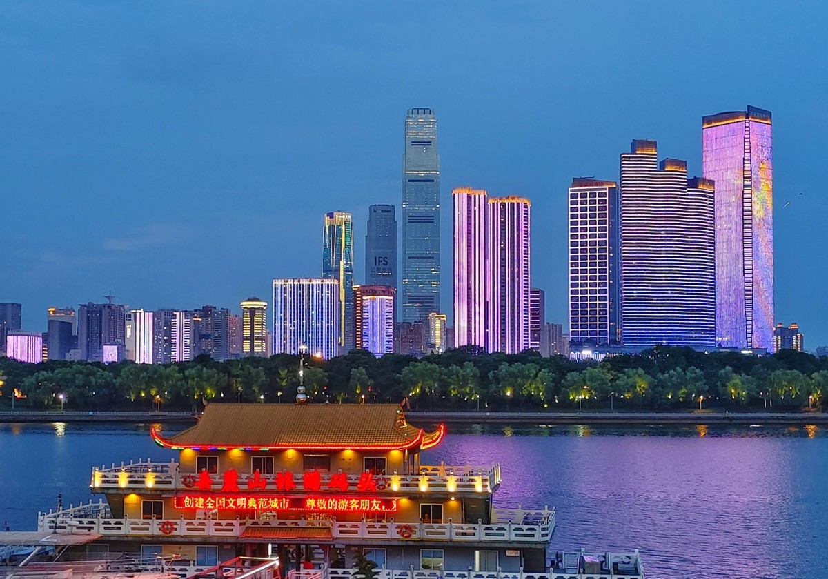 东南五省游之三十四长沙湘江两岸城市江景