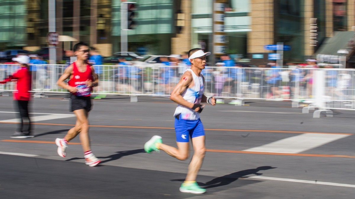 “大连新闻传媒集团”杯第33届大连马拉松赛之八