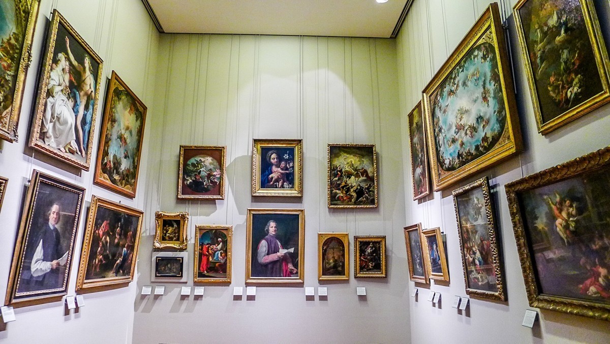 “卢浮宫”简影