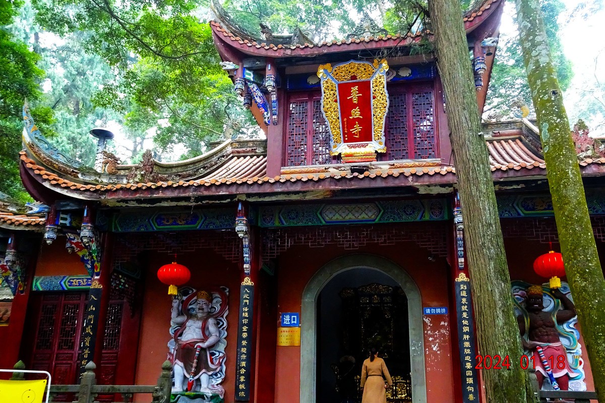 ”过了腊八就是年“—普照寺施粥