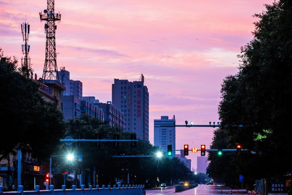 陕西渭南早霞万丈等欣欣向荣