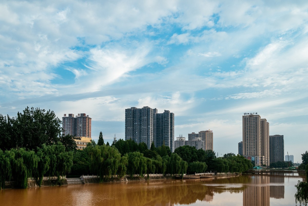 陕西渭南早霞万丈等欣欣向荣