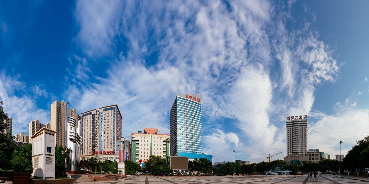 陕西渭南早霞万丈等欣欣向荣