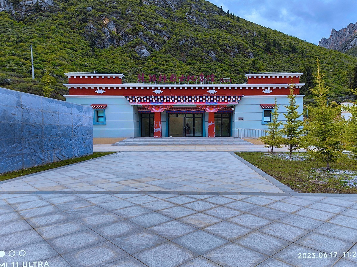 上海～成都～拉萨骑游随拍（74）向川藏公路十八军英雄致敬！