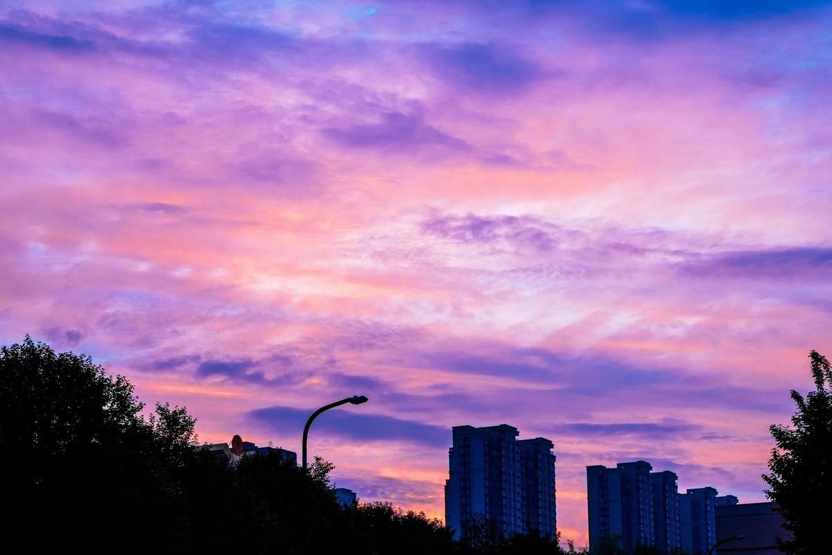 陕西渭南早霞万丈等欣欣向荣