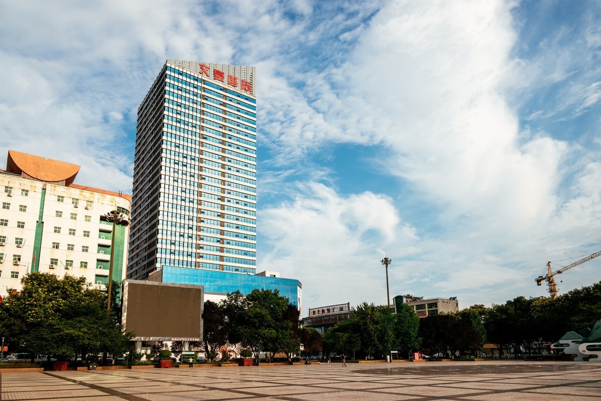 陕西渭南早霞万丈等欣欣向荣