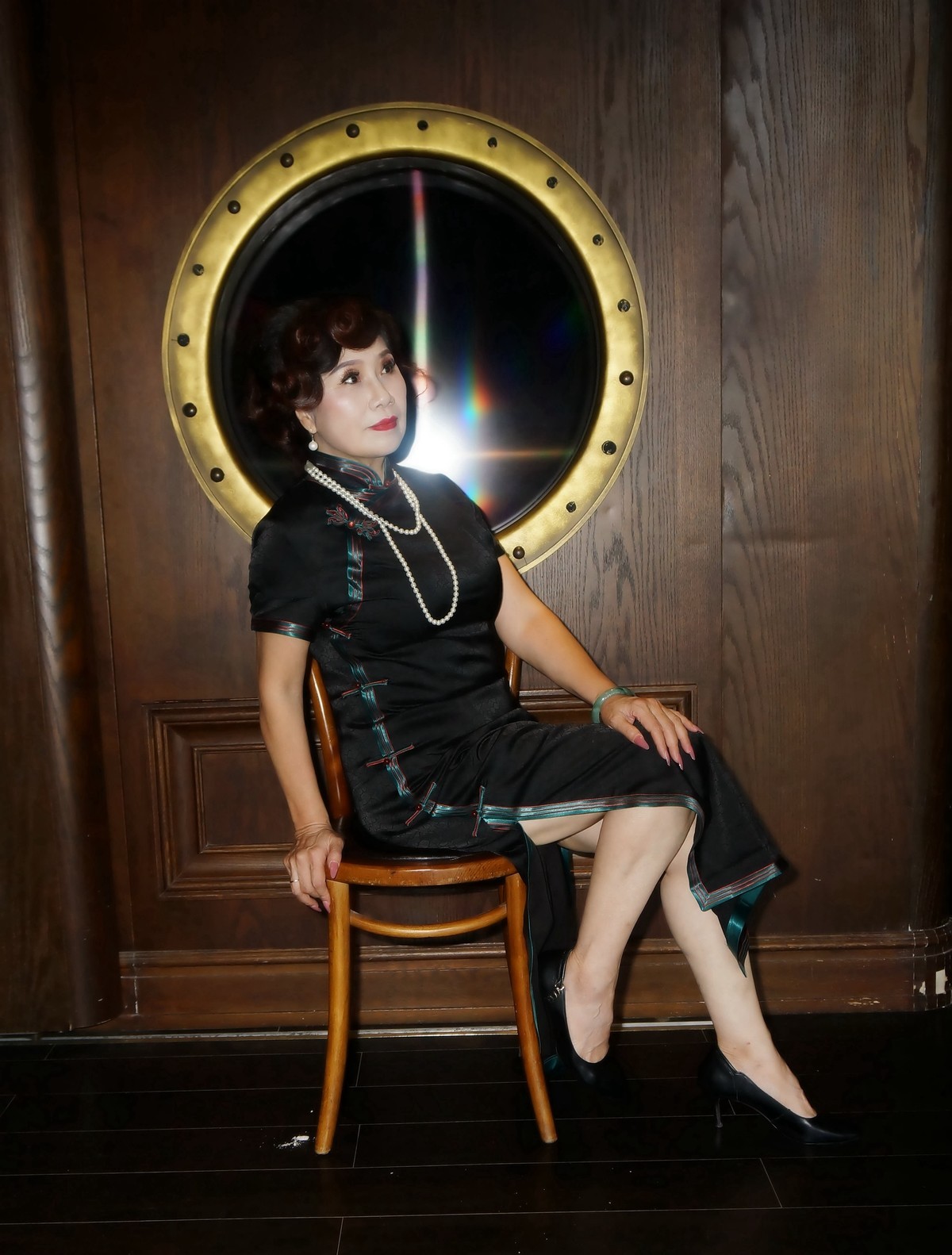 室内人像--移动的水上剧场-知音号游轮上的美女！