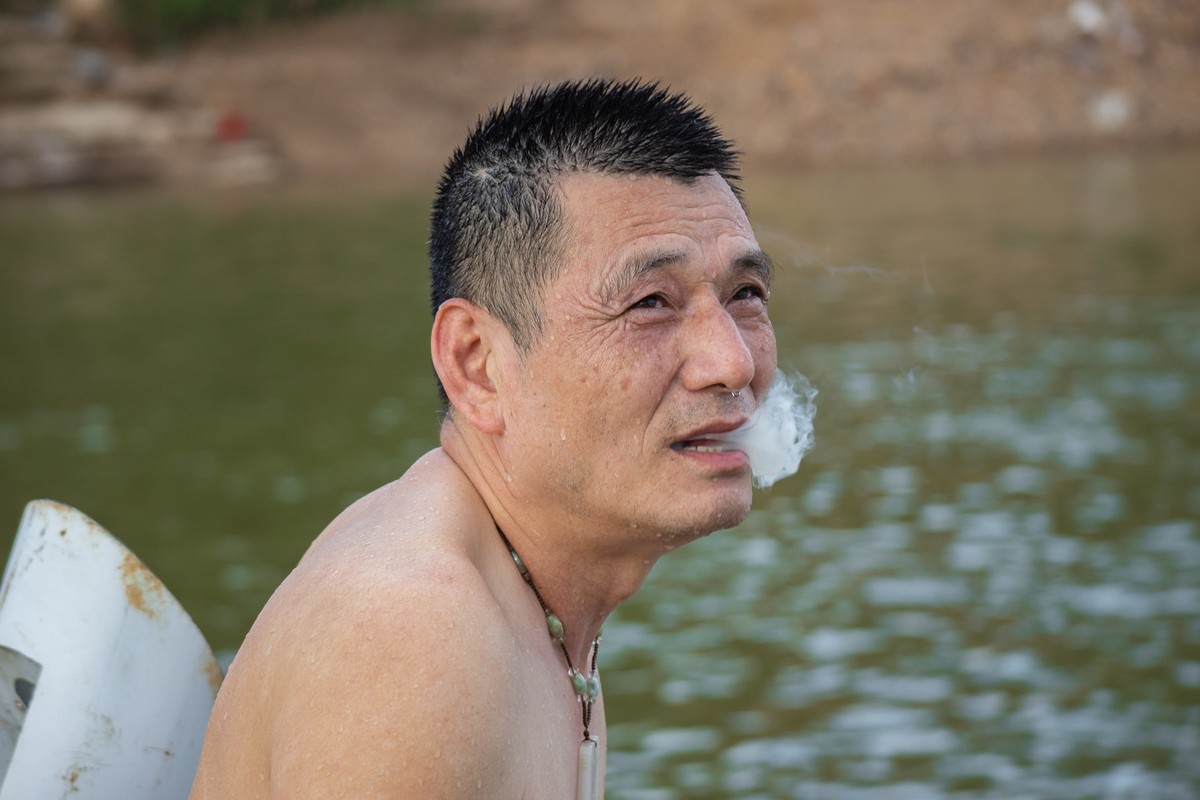 古浮桥人物抓怕