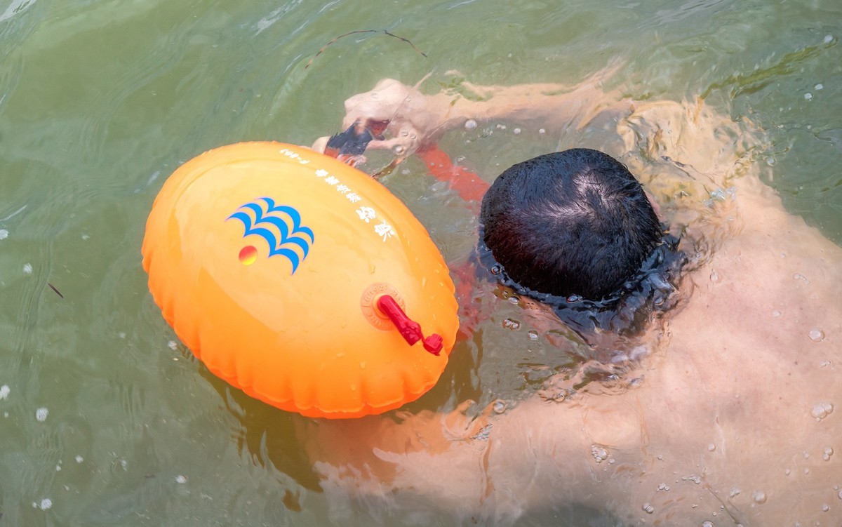 古浮桥人物抓怕