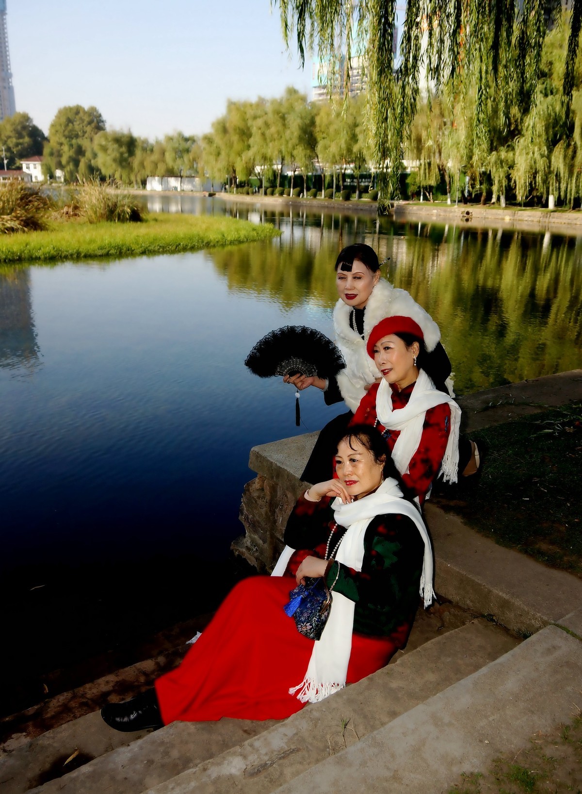 四美塘公园的美女！