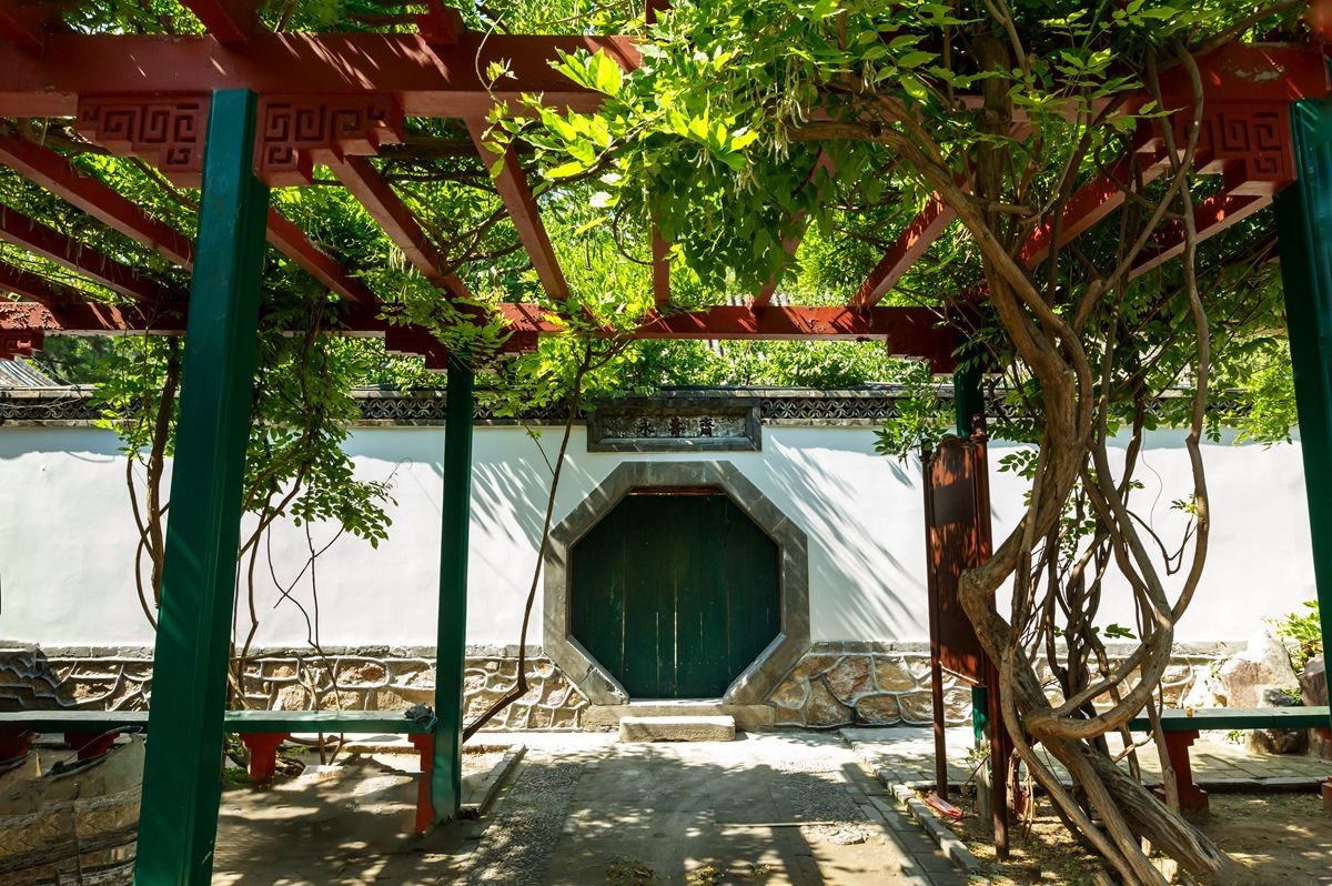 颐和拾梦：一湖烟水浸前朝