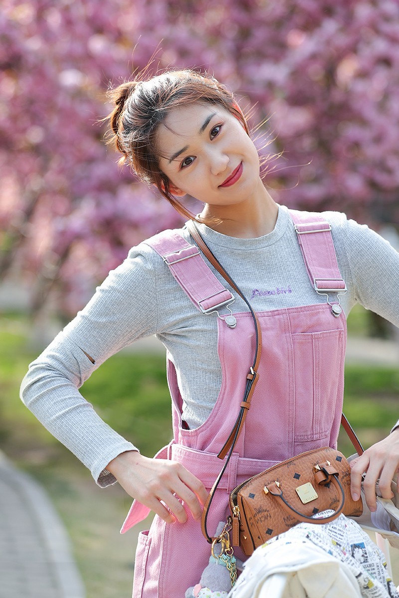 邻家小姐姐果果