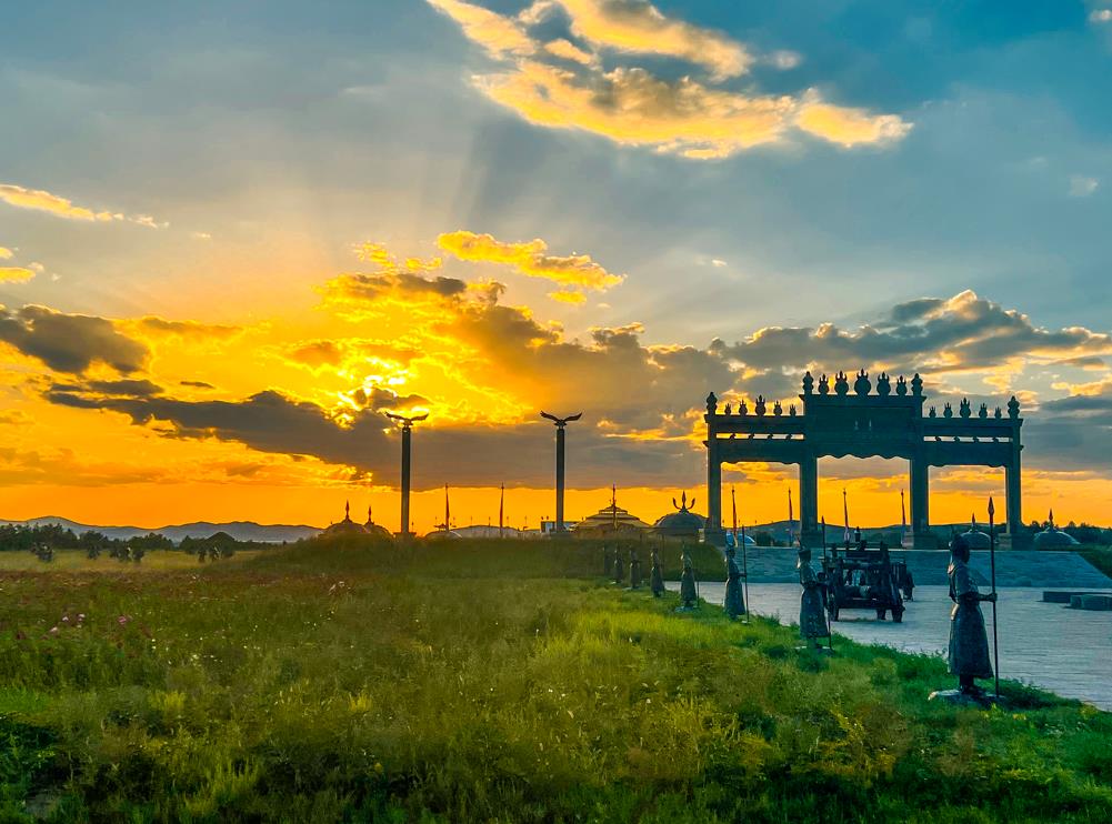 京北草原大汗行宫闭园公告