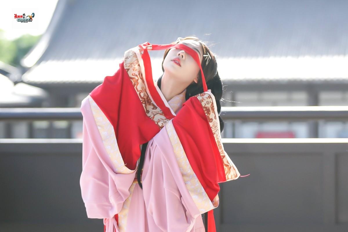 【美人依旧】---兔子