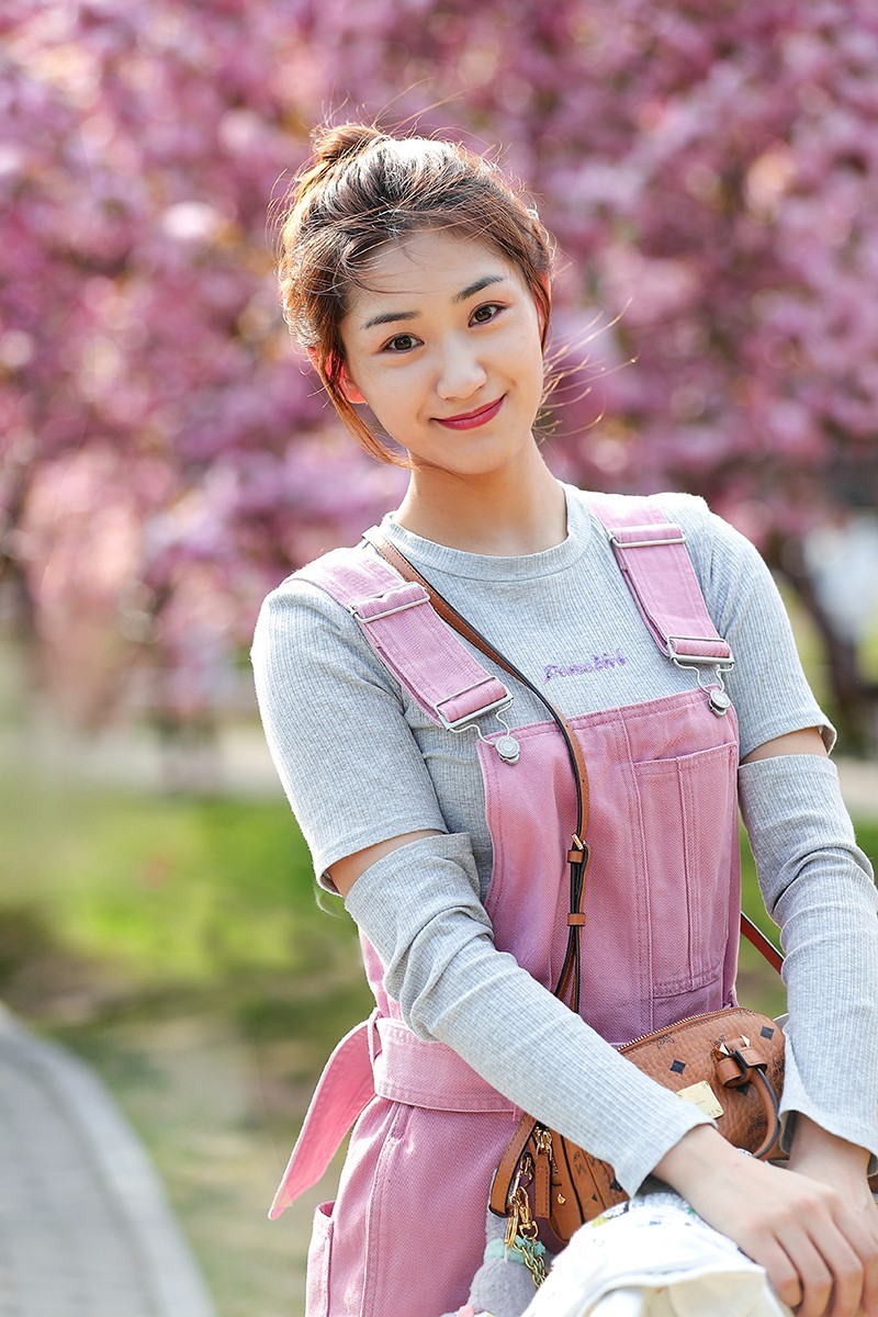 邻家小姐姐果果