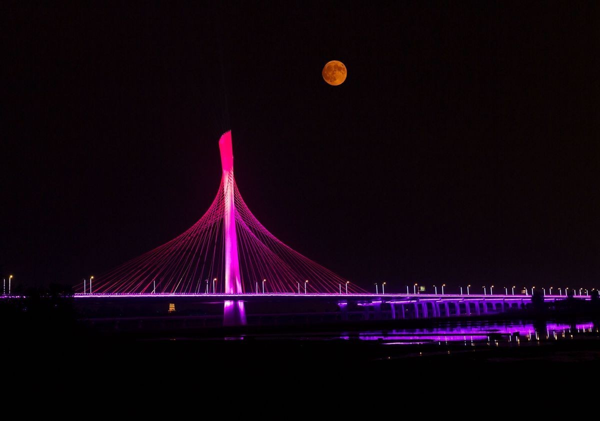 十五的月亮分外明