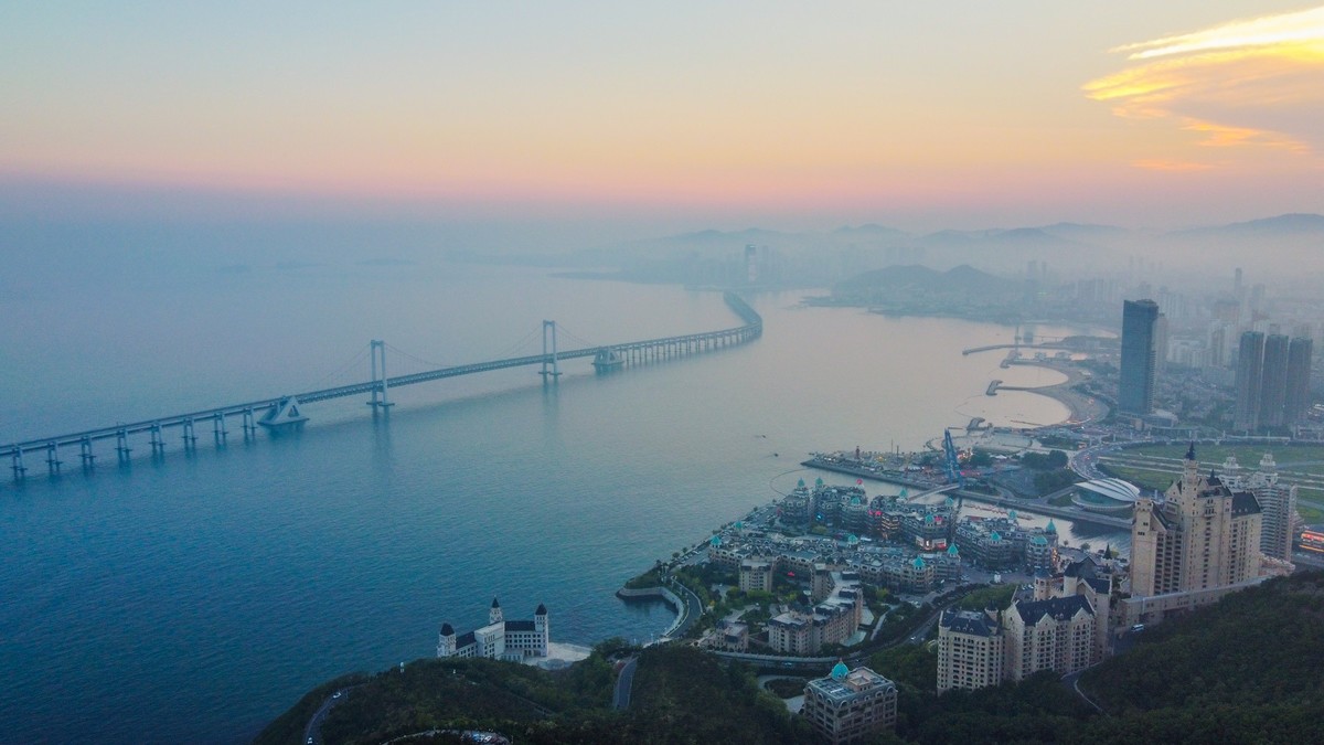 航拍星海湾平流雾