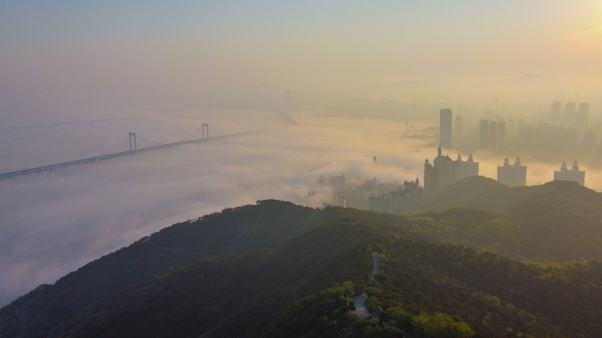 航拍星海湾平流雾
