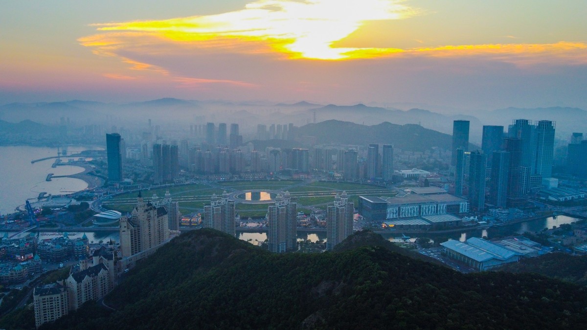 航拍星海湾平流雾