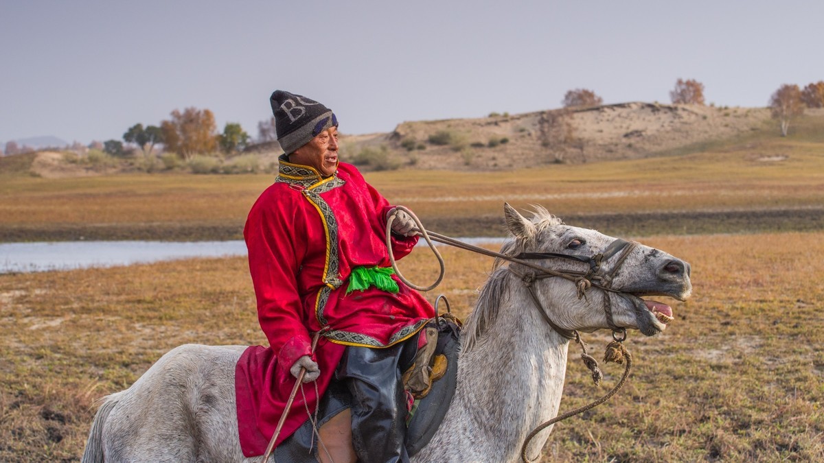 秋天的克什克腾旗------疾马飞浪（二）