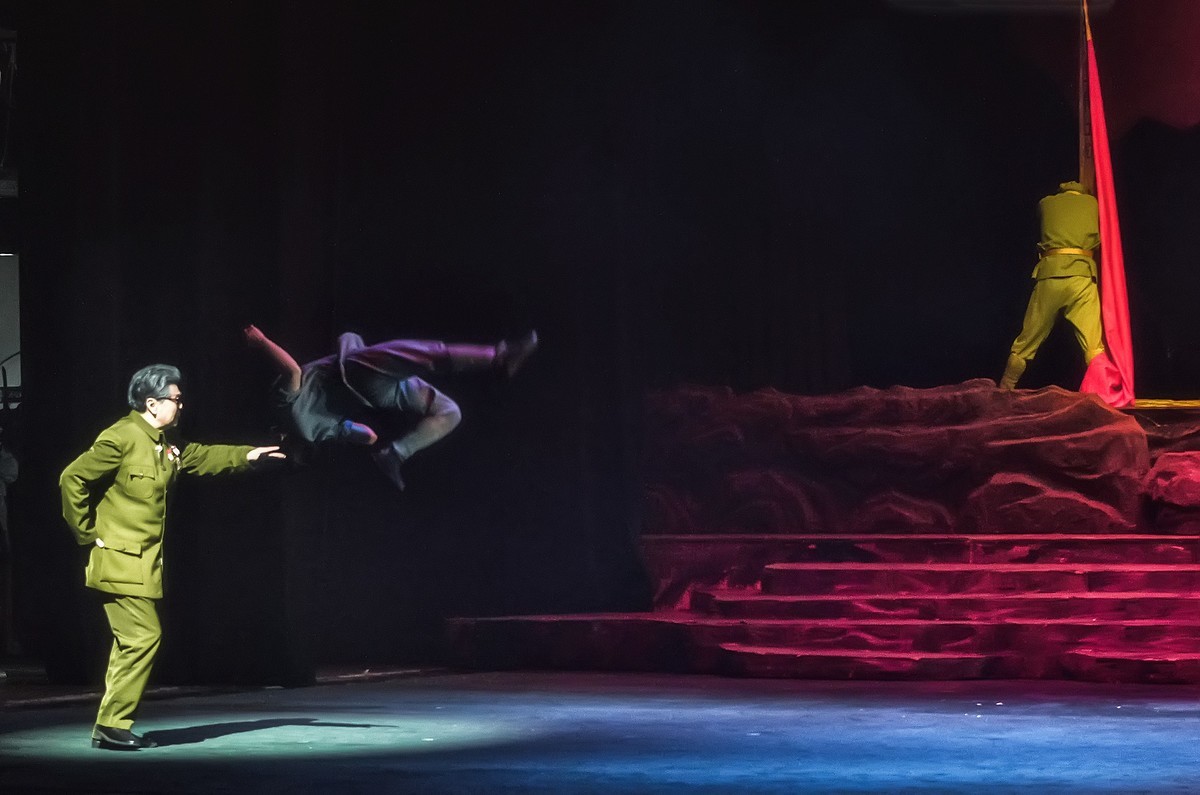 舞台摄影：现代川剧《红漫巴山》