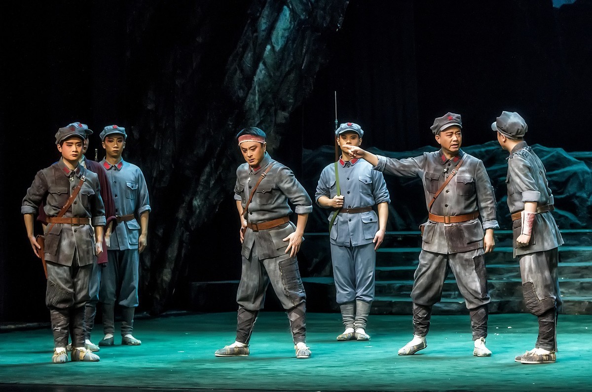 舞台摄影：现代川剧《红漫巴山》