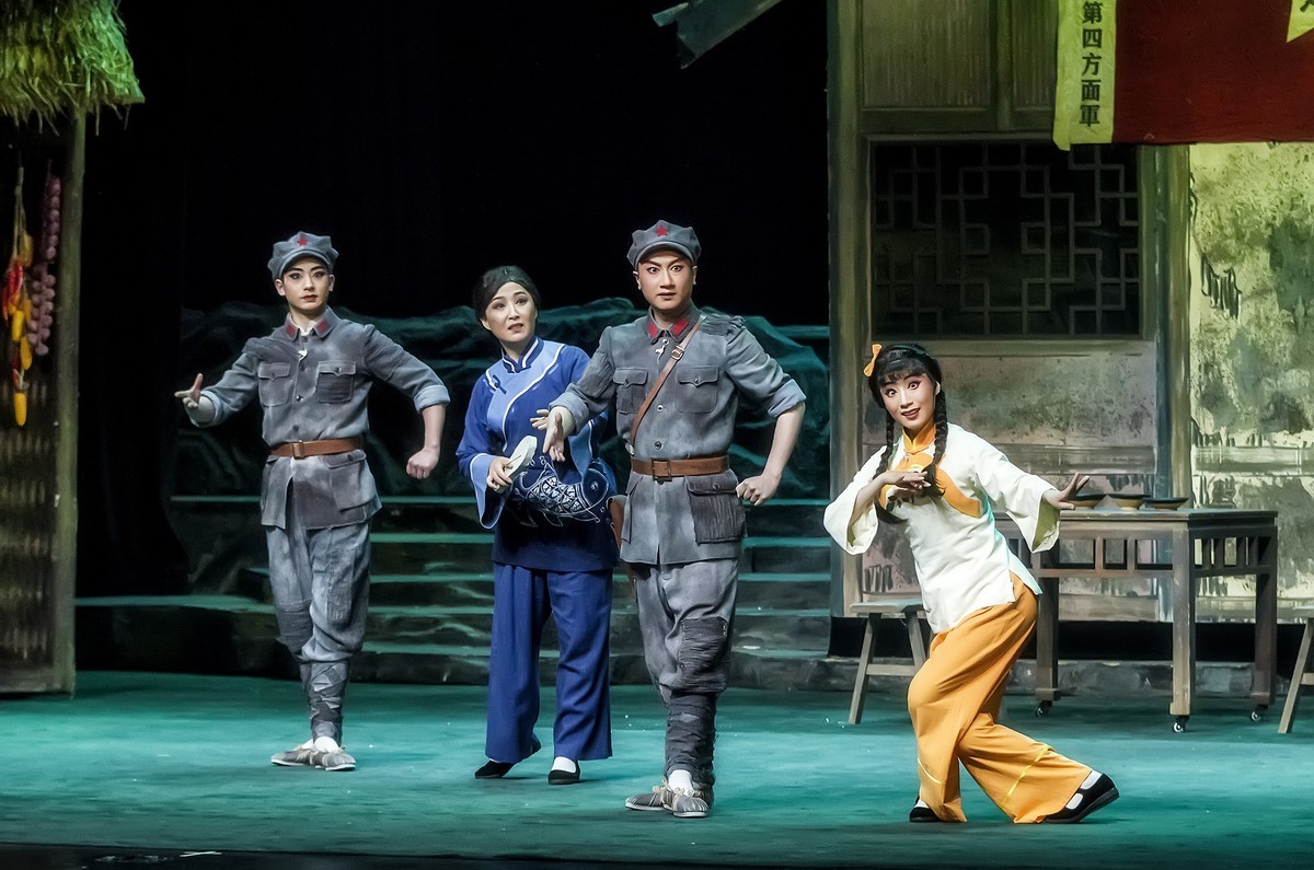 舞台摄影：现代川剧《红漫巴山》