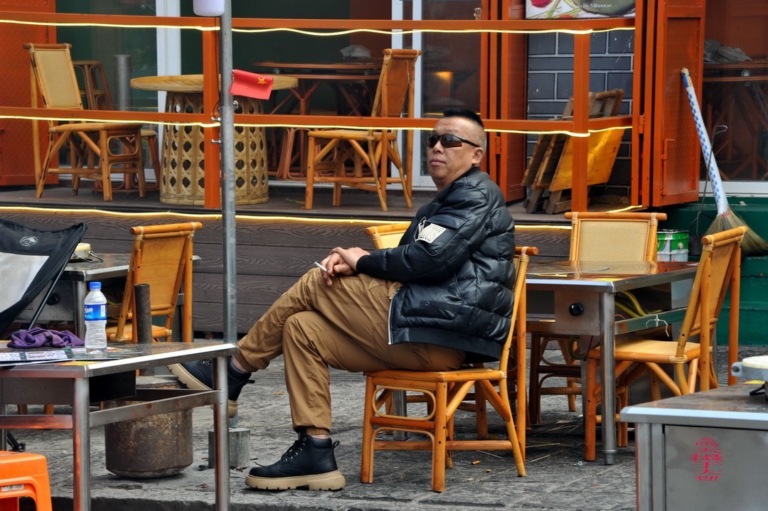 云南大理三月街  周鸣天