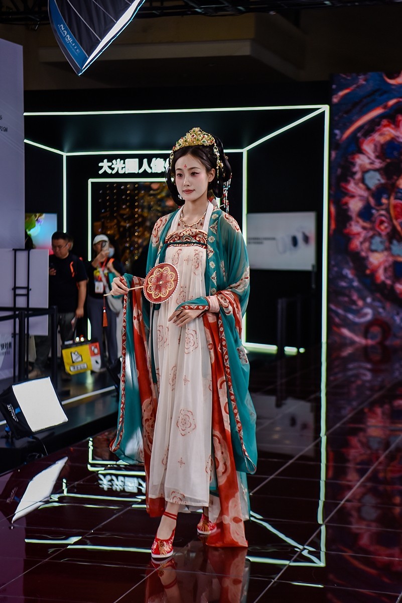 2025年第0333贴-室内抓拍人像（0519）