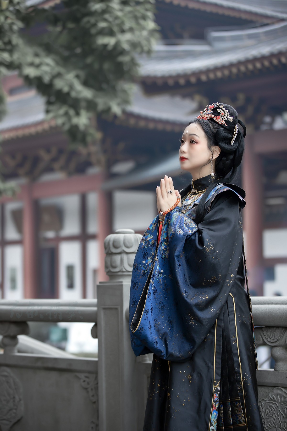 寒山寺内无寒山