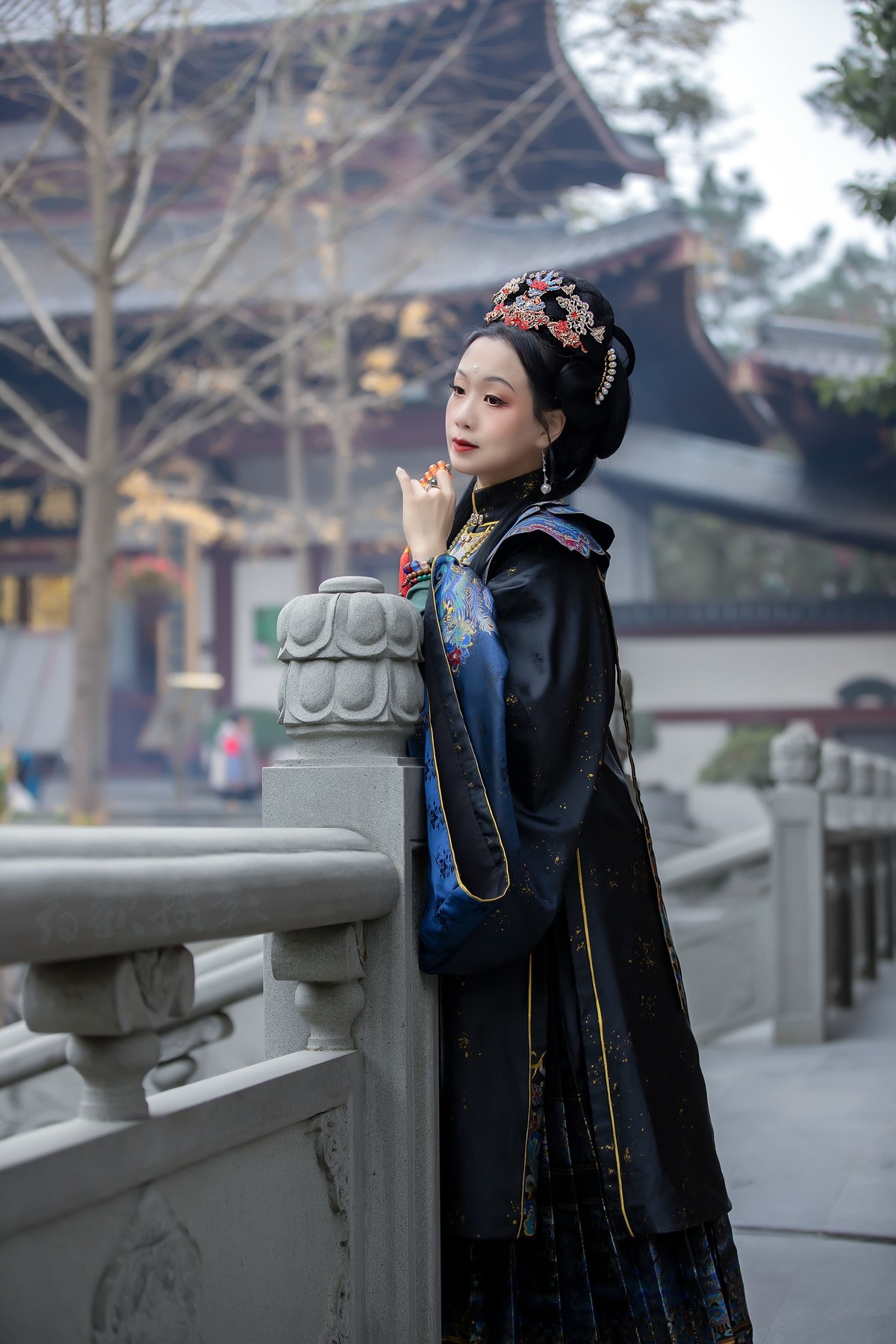 寒山寺内无寒山