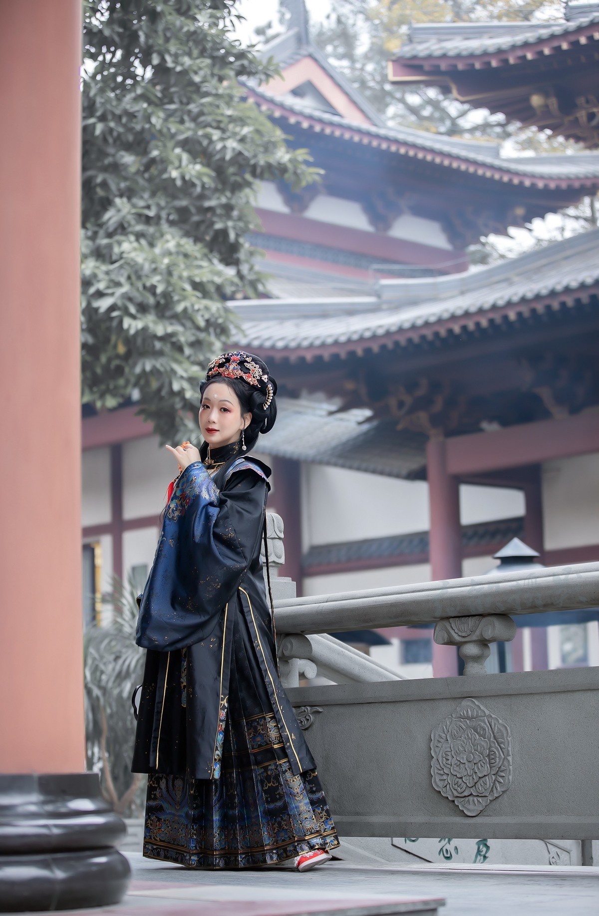 寒山寺内无寒山