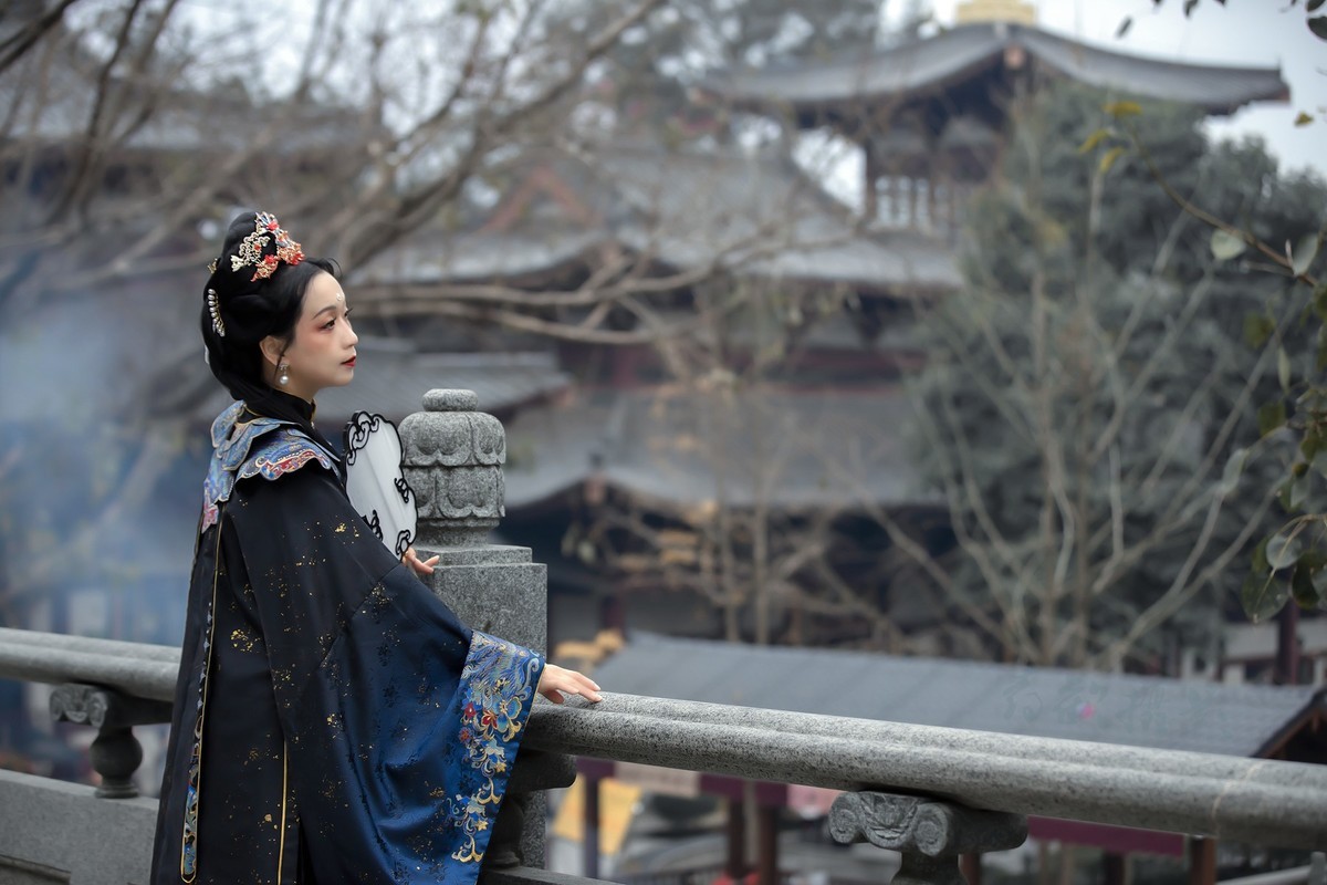 寒山寺内无寒山