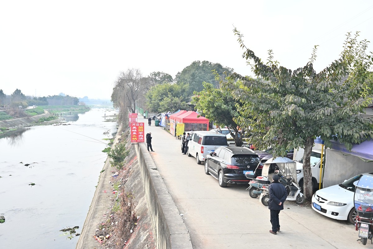 新机用FTZ转接头用单反镜头拍照