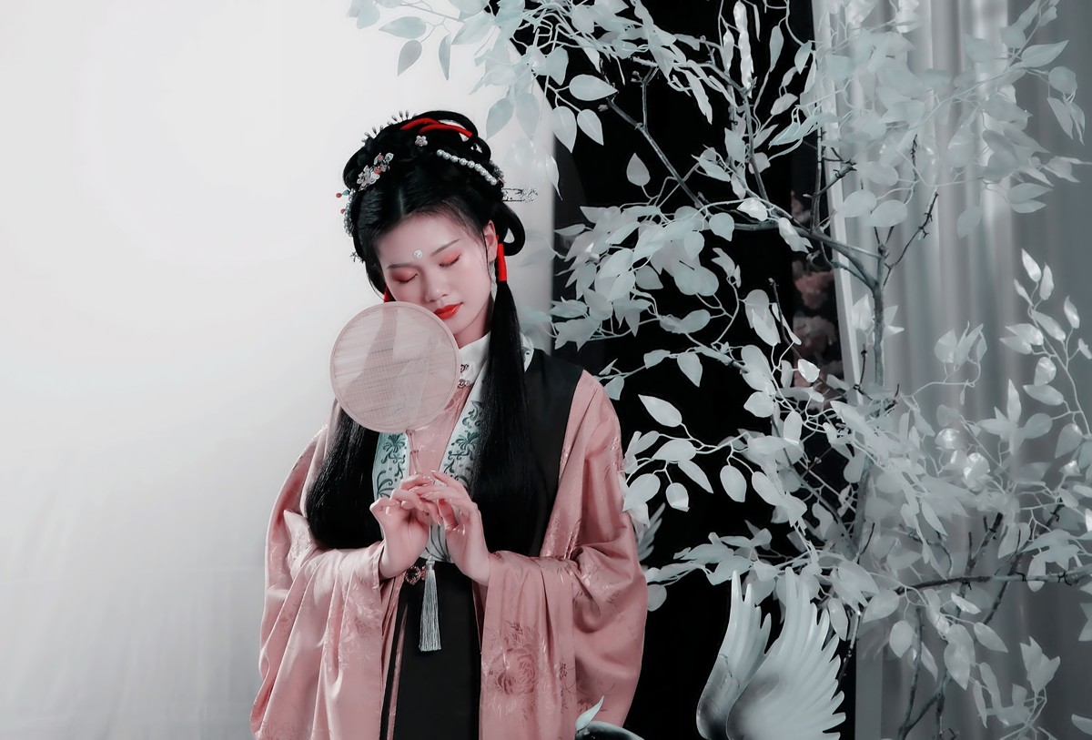 影栅拍古风汉服少女人像