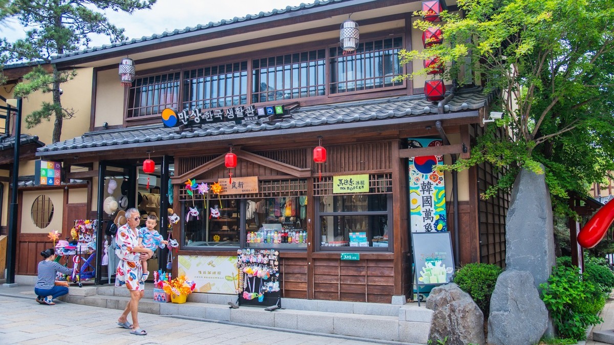 大 连 金 石 滩 金 石 万 巷